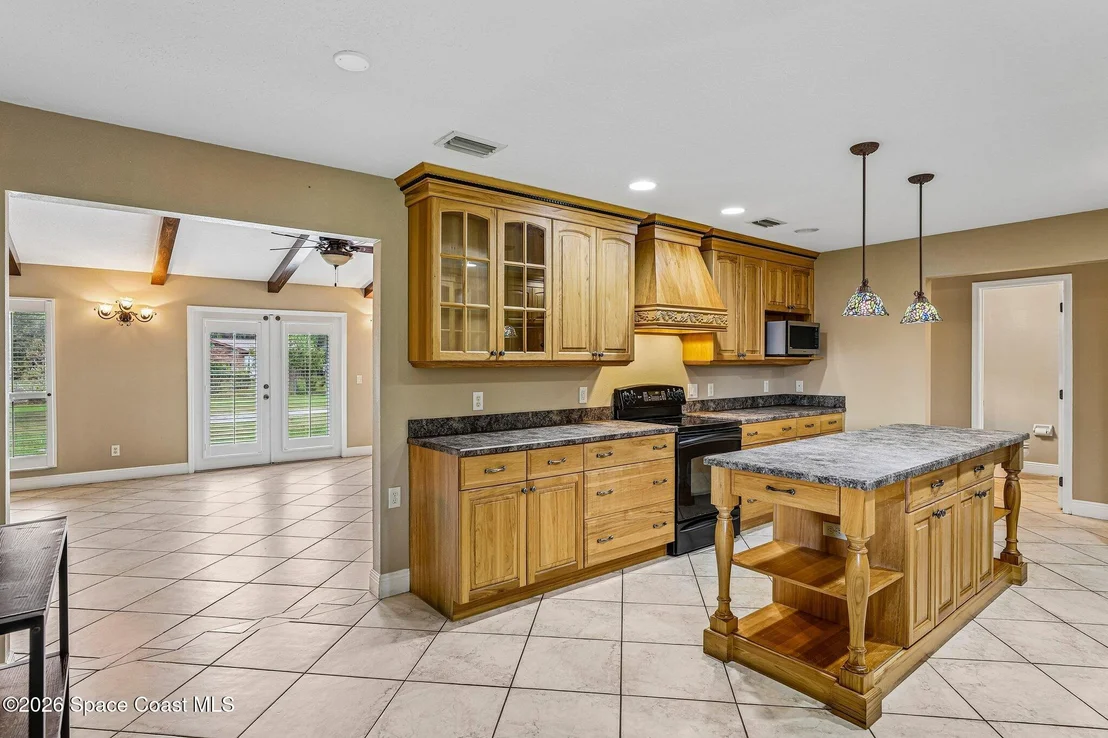 Photo of 2460 Lacourt Lane