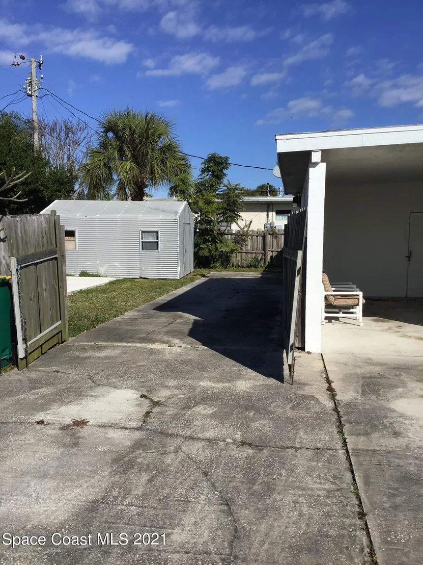 Photo of 301 Live Oak Lane