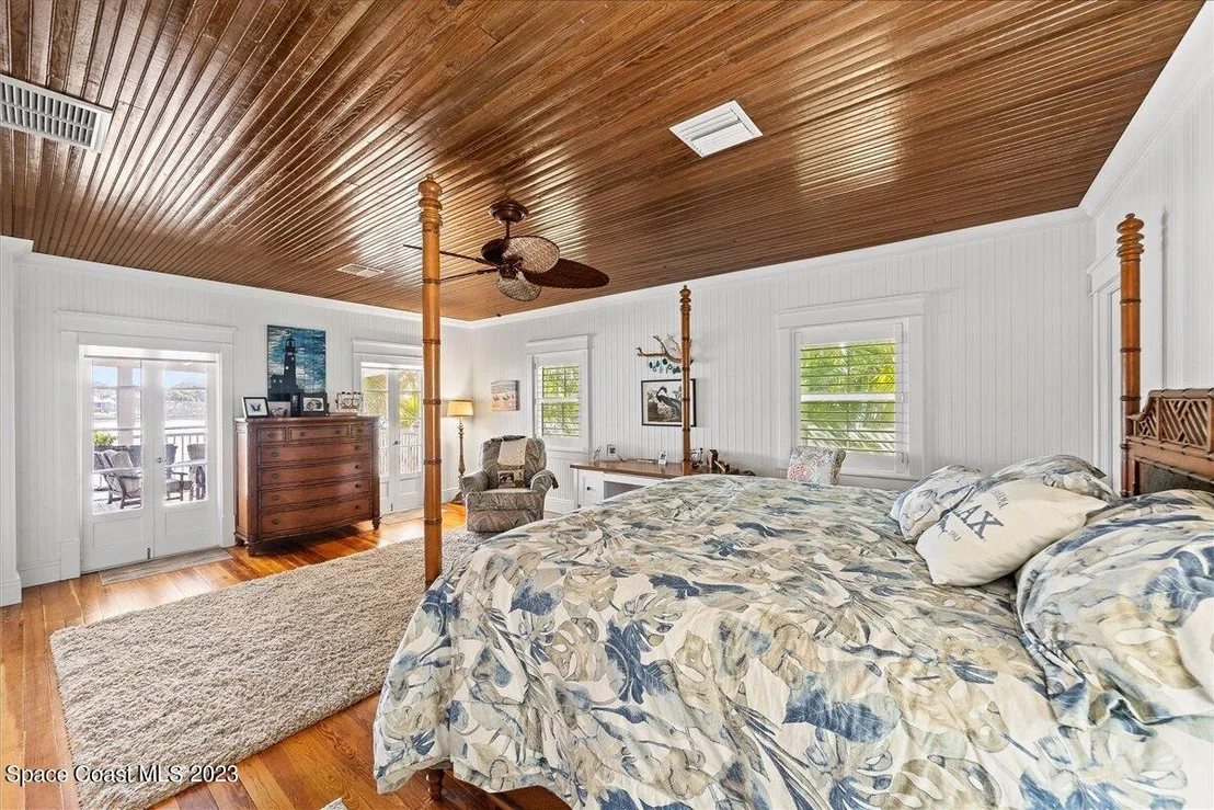 Photo of 1115 Hyde Park Lane