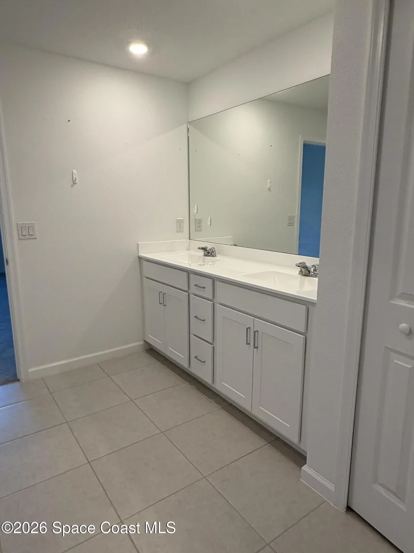 Photo of 675 Dockside Drive SW