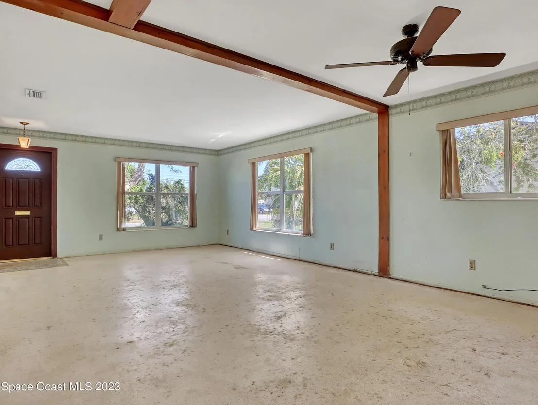 Photo of 2265 Lakeview Drive