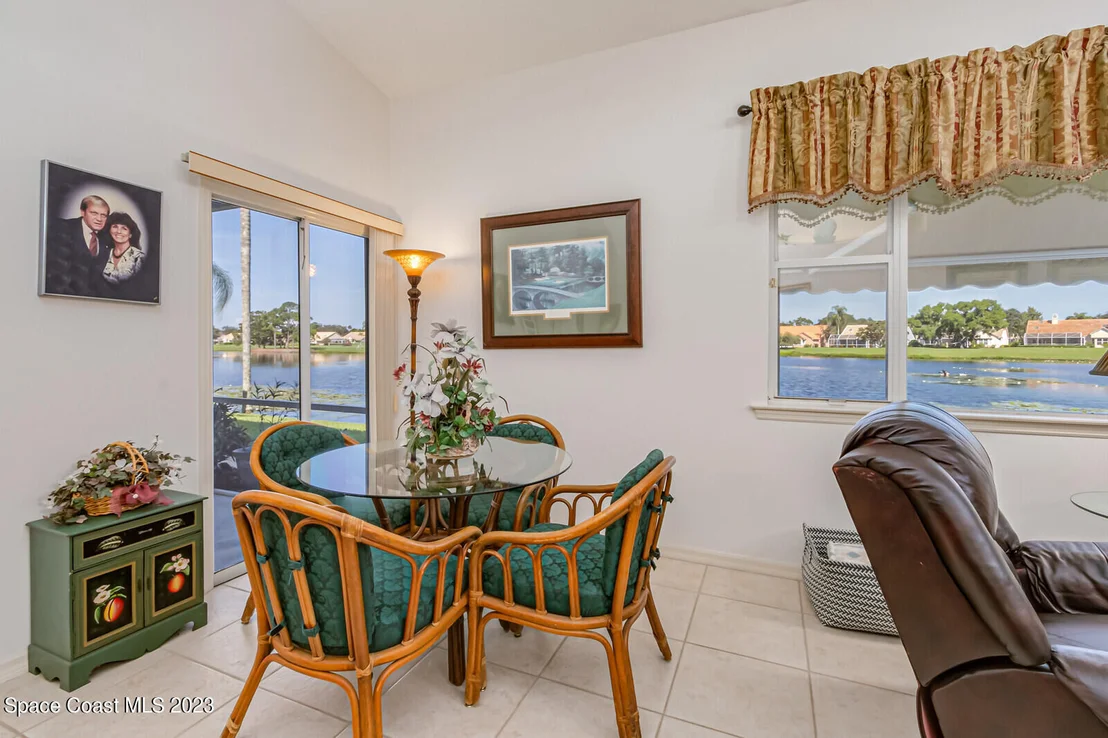 Photo of 986 Somerset Lane