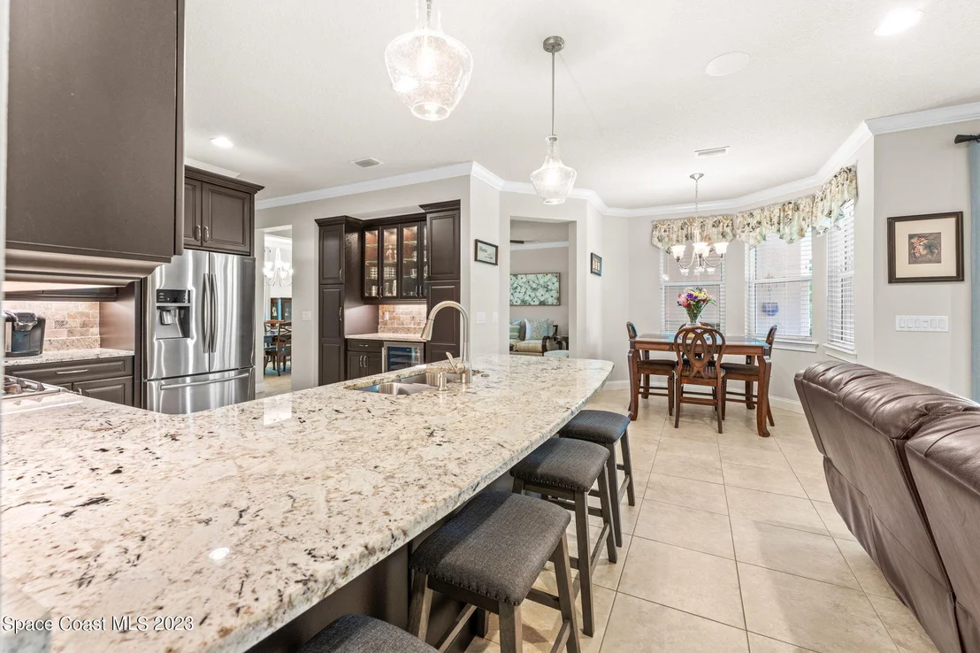 Photo of 2037 Windbrook Drive SE