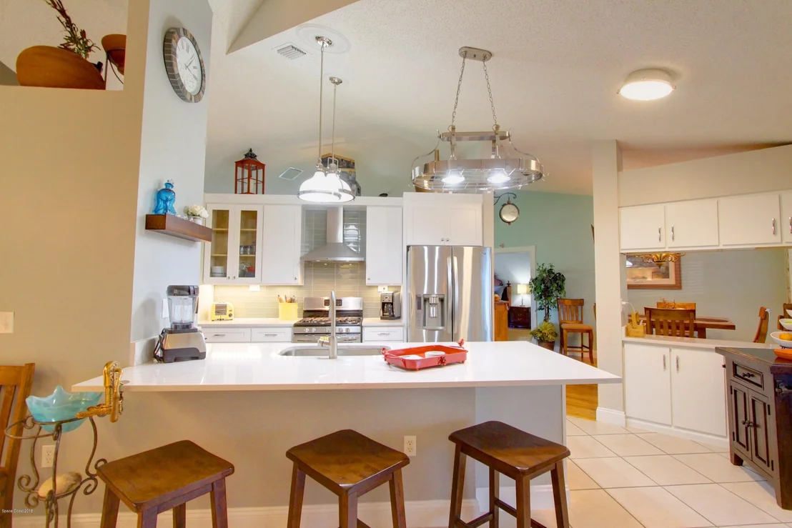 Photo of 1237 Lakeview Drive