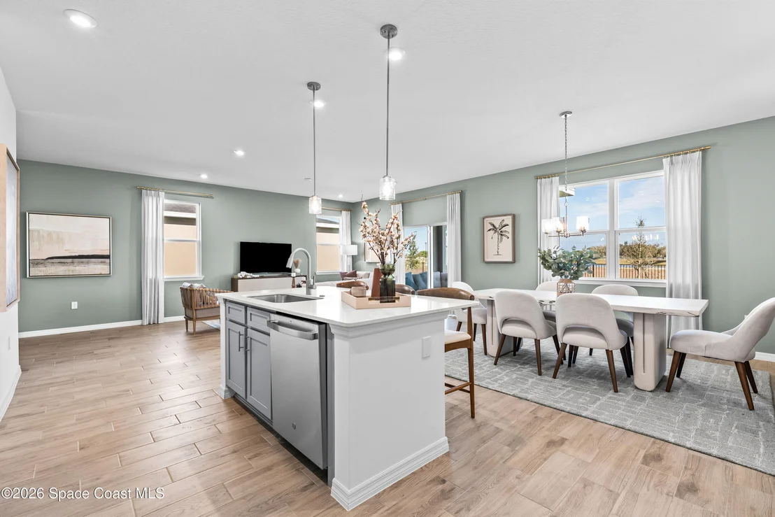 Photo of 806 Castleford Avenue NE