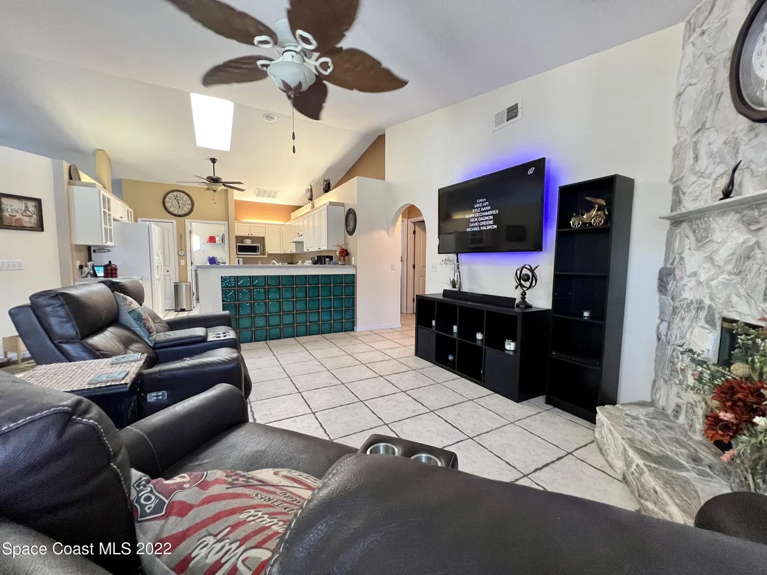 Photo of 6553 Cedar Avenue