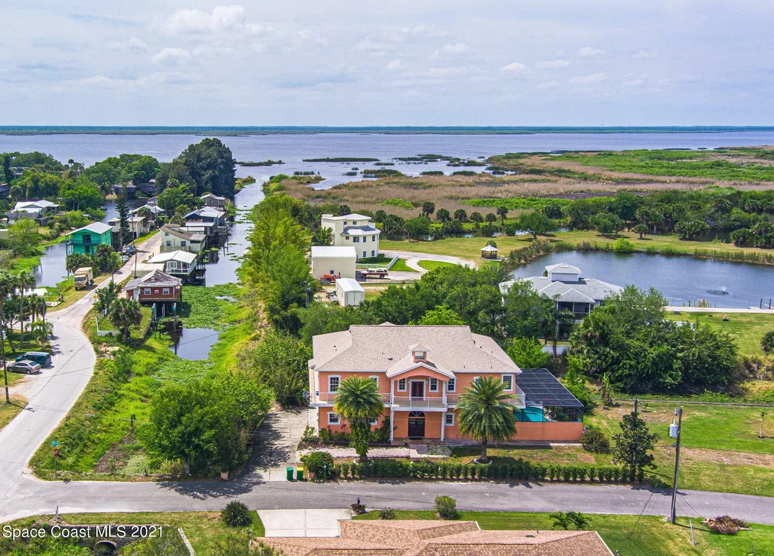 Photo of 585 Amber Lane