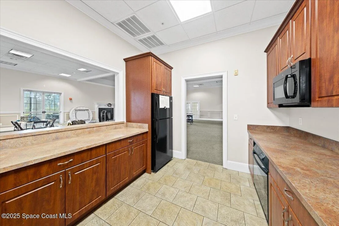 Photo of 2100 Windbrook Drive SE
