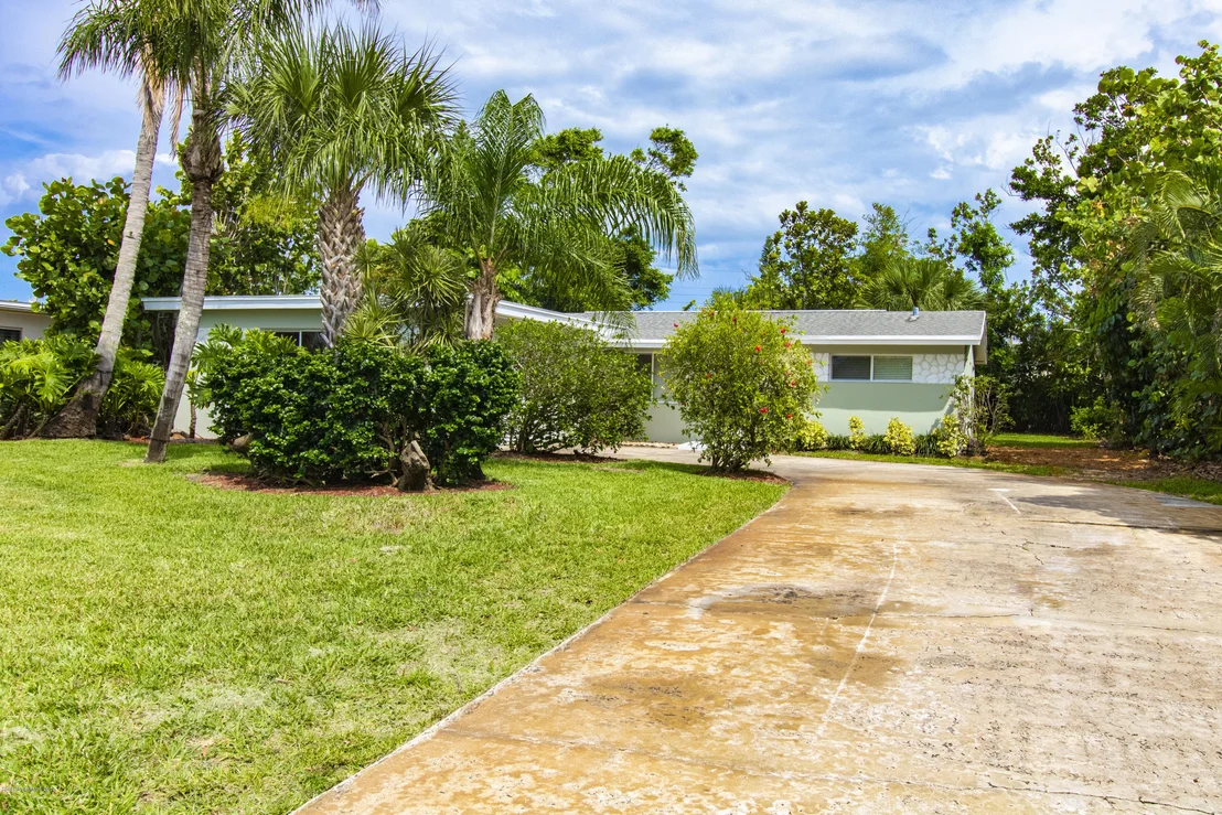 Photo of 1127 Pine Tree Drive