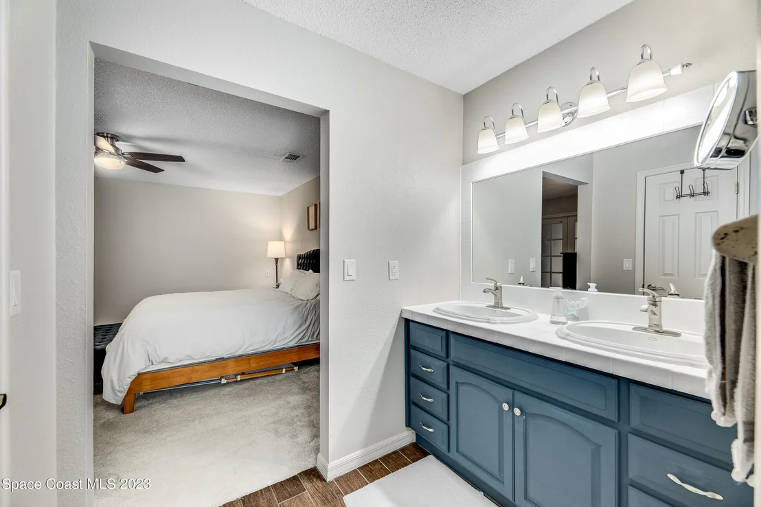Photo of 2624 School Drive NE