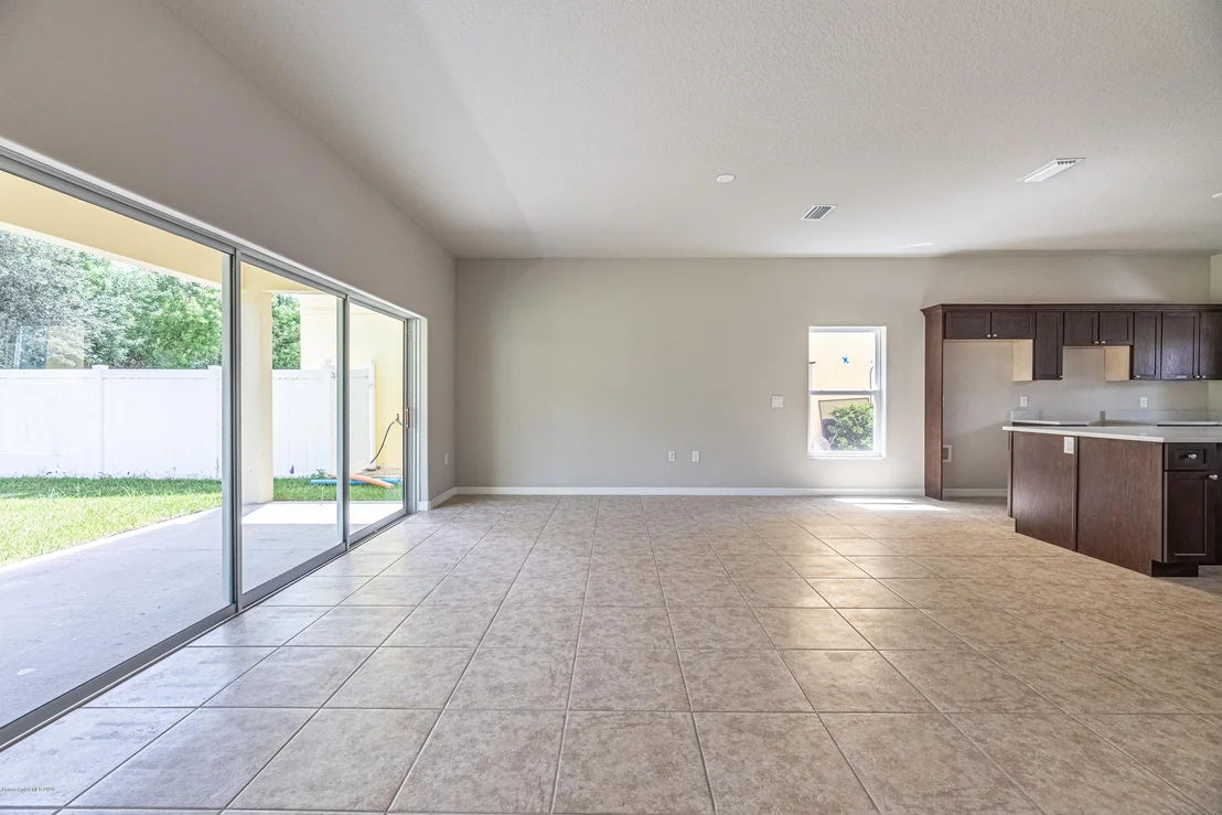 Photo of 544 Dryden Circle