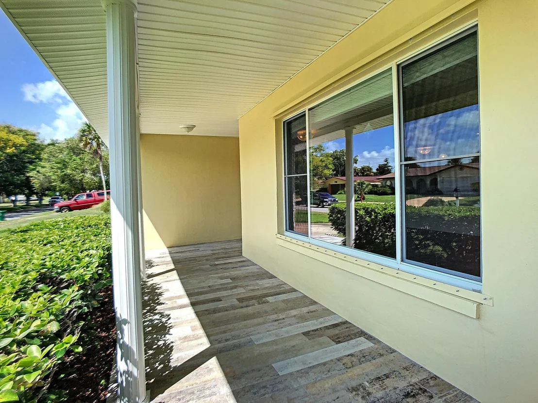 Photo of 304 N Roundtree Drive
