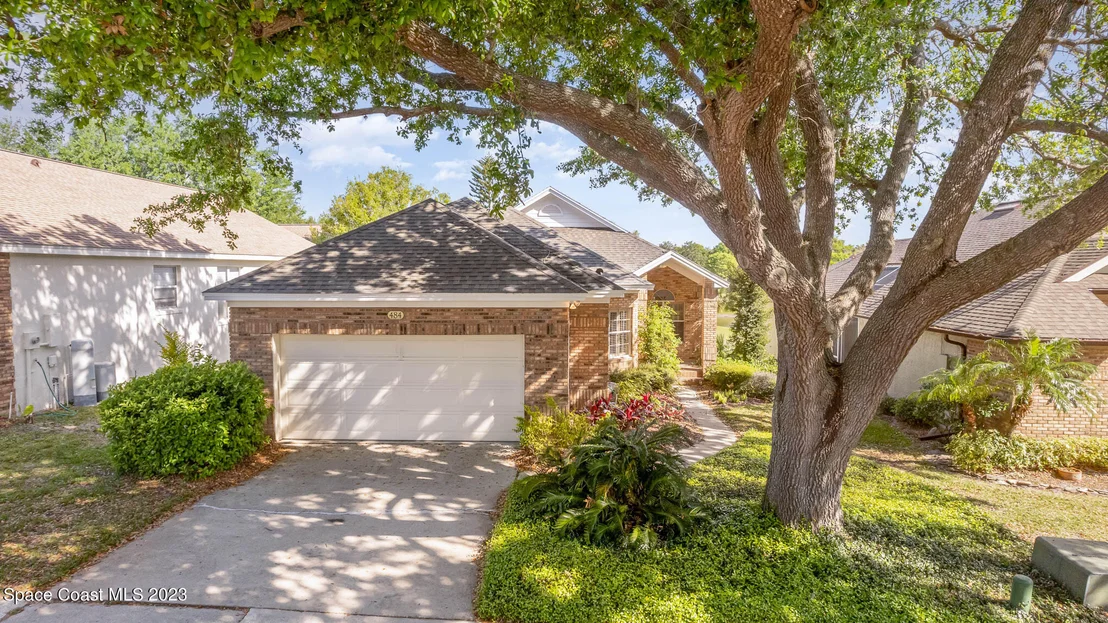 Photo of 484 Arrowmount Place