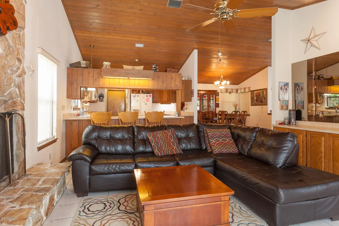 Photo of 2375 Ophelia Lane