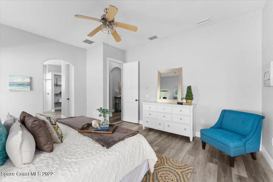 Photo of 1090 Emerald Road SE