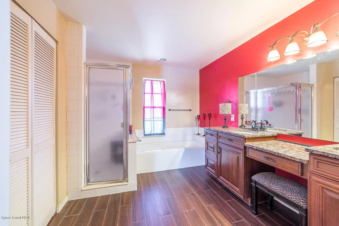 Photo of 1508 Meadowbrook Road NE