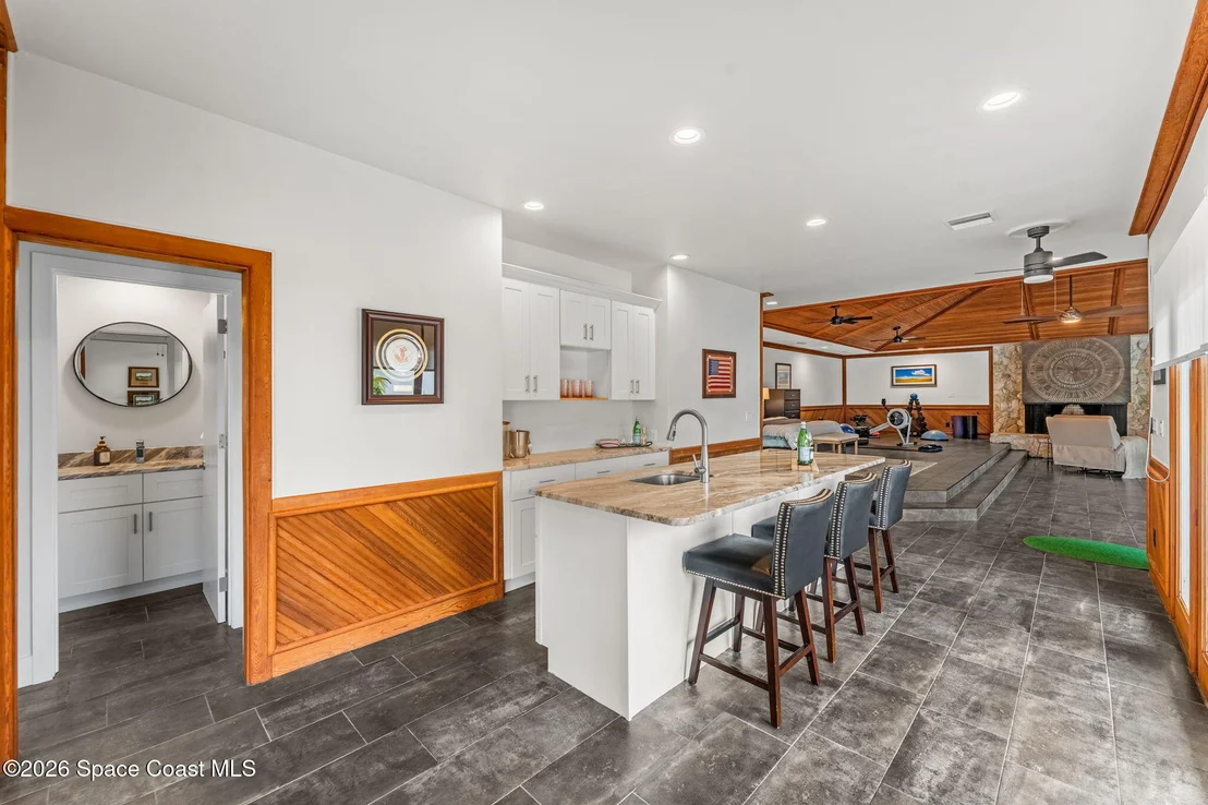 Photo of 207 Riverside Drive