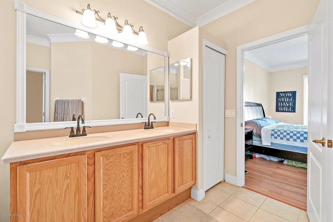 Photo of 1541 Bridgeport Circle