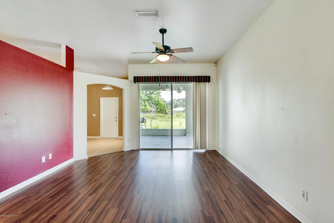 Photo of 899 Lyons Circle NW