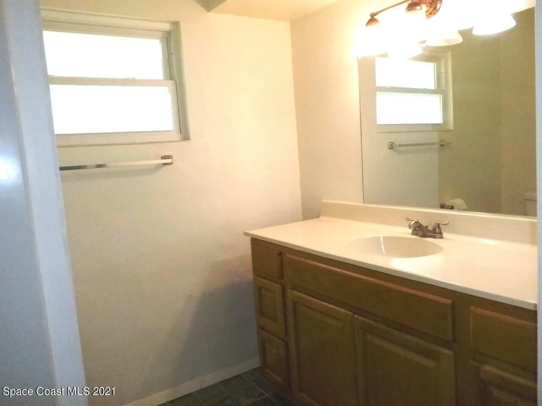 Photo of 1490 Blanche Street