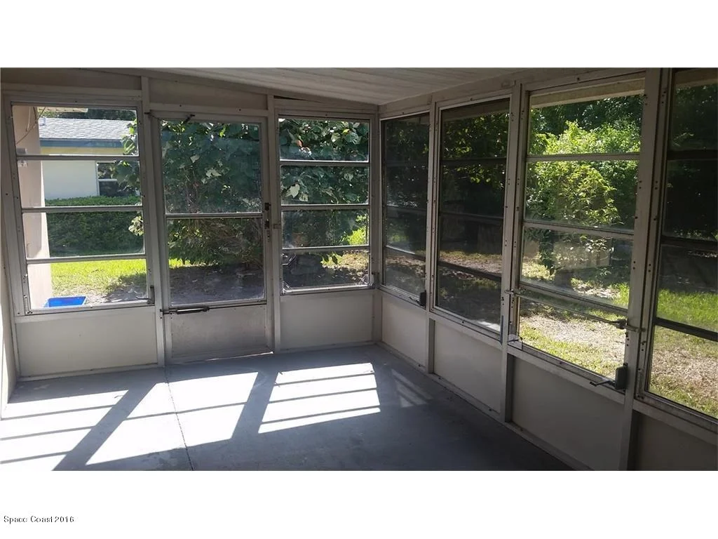 Photo of 824 Schumann Drive