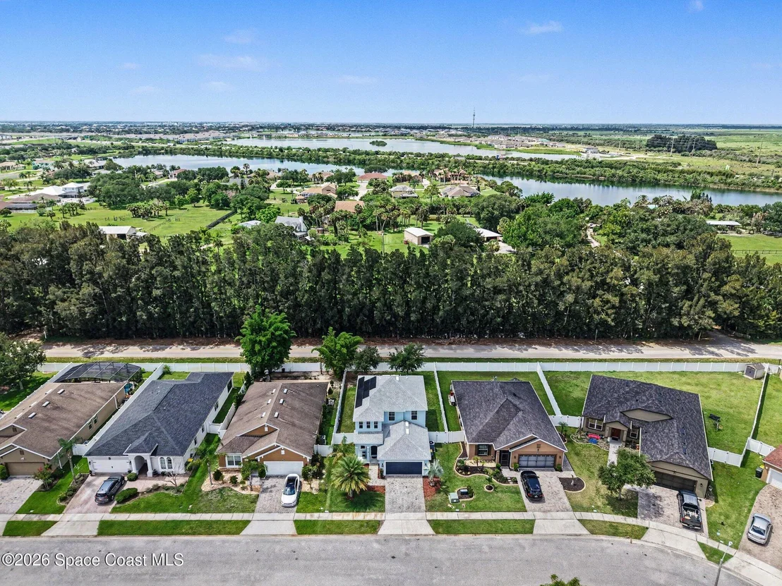 Photo of 2030 Bridgeport Circle