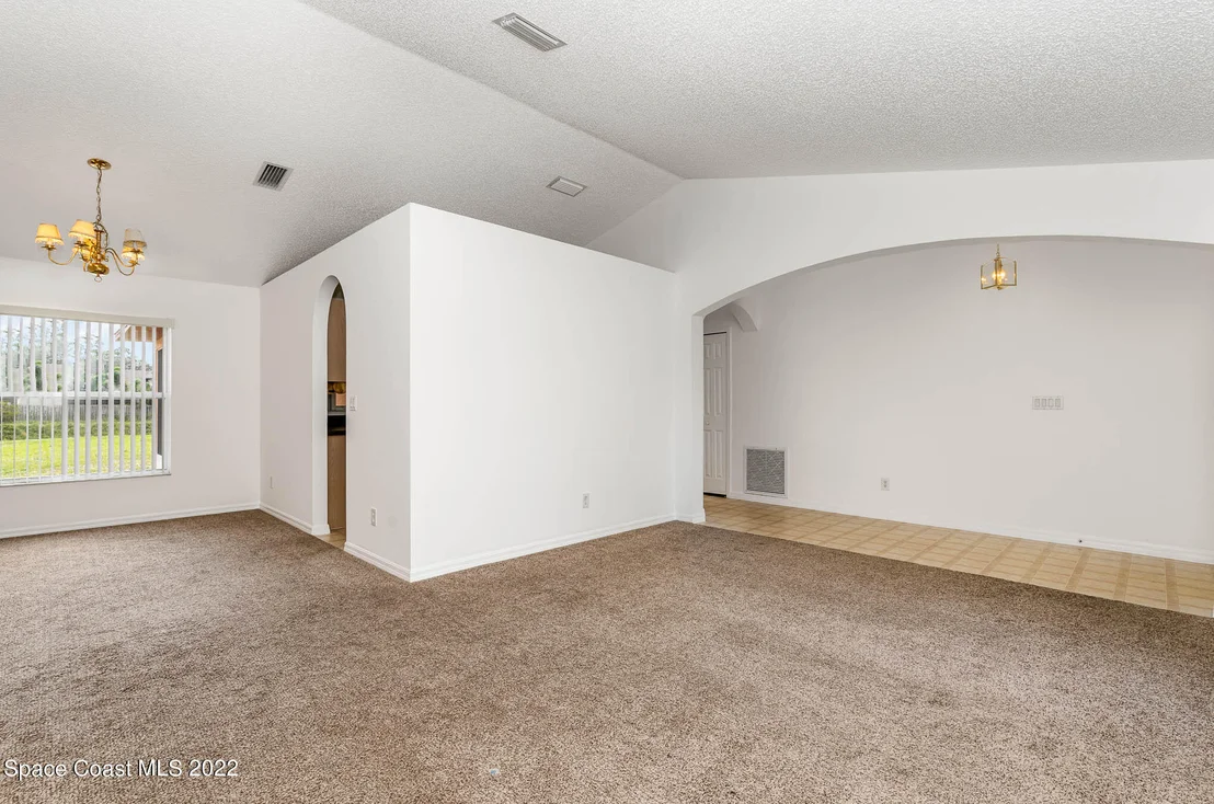 Photo of 1707 Elmhurst Circle SE