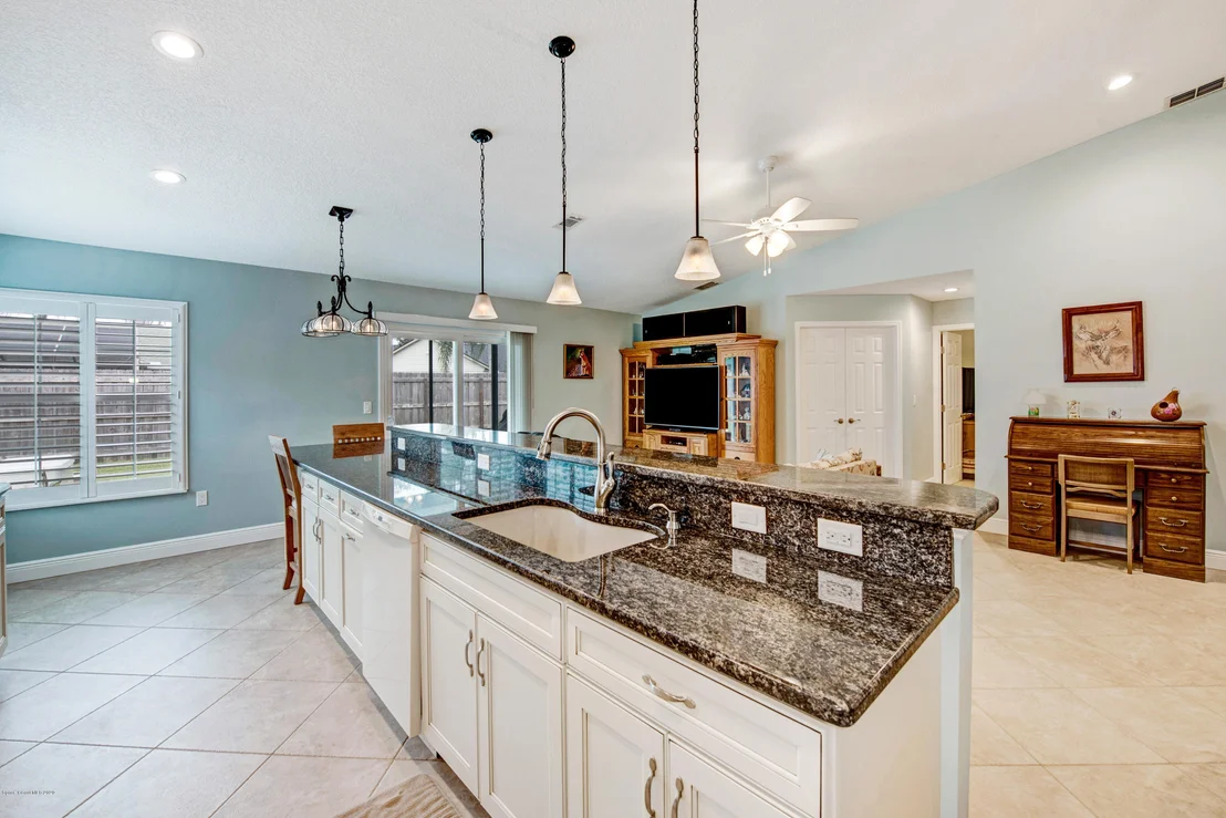 Photo of 1236 Walnut Grove Way