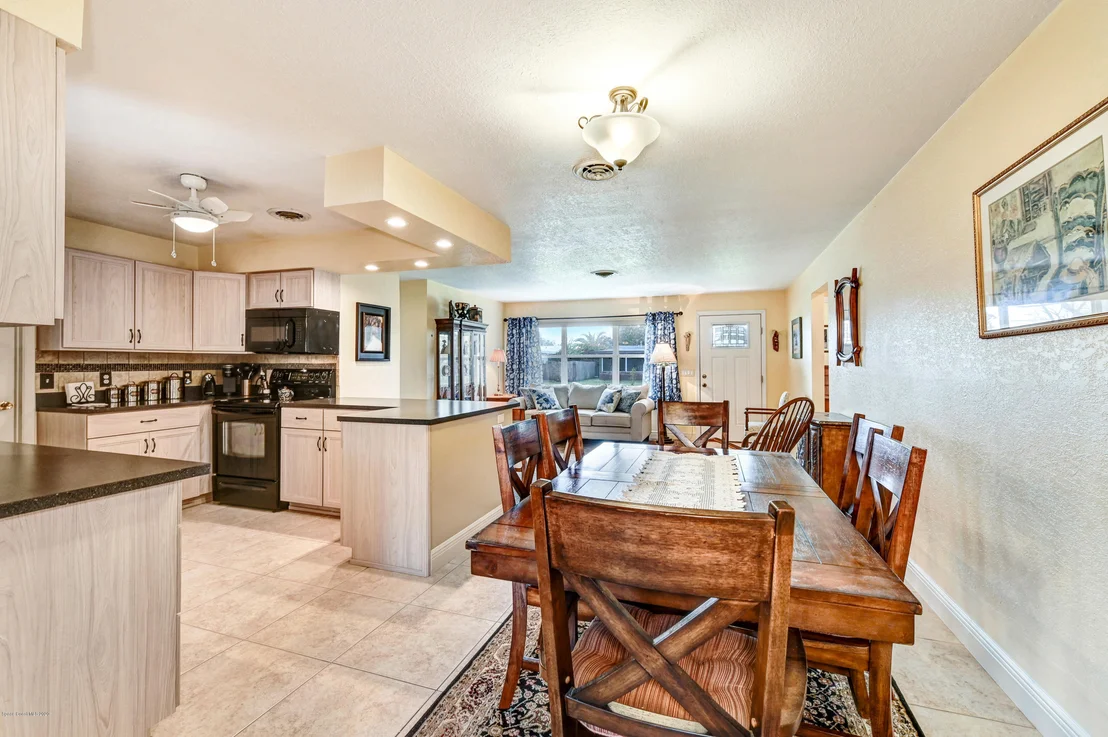 Photo of 992 Cardon Drive