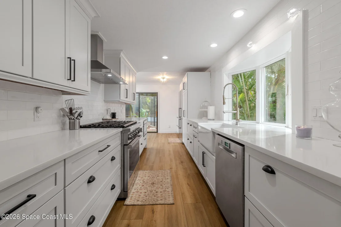 Photo of 5925 Riverside Drive
