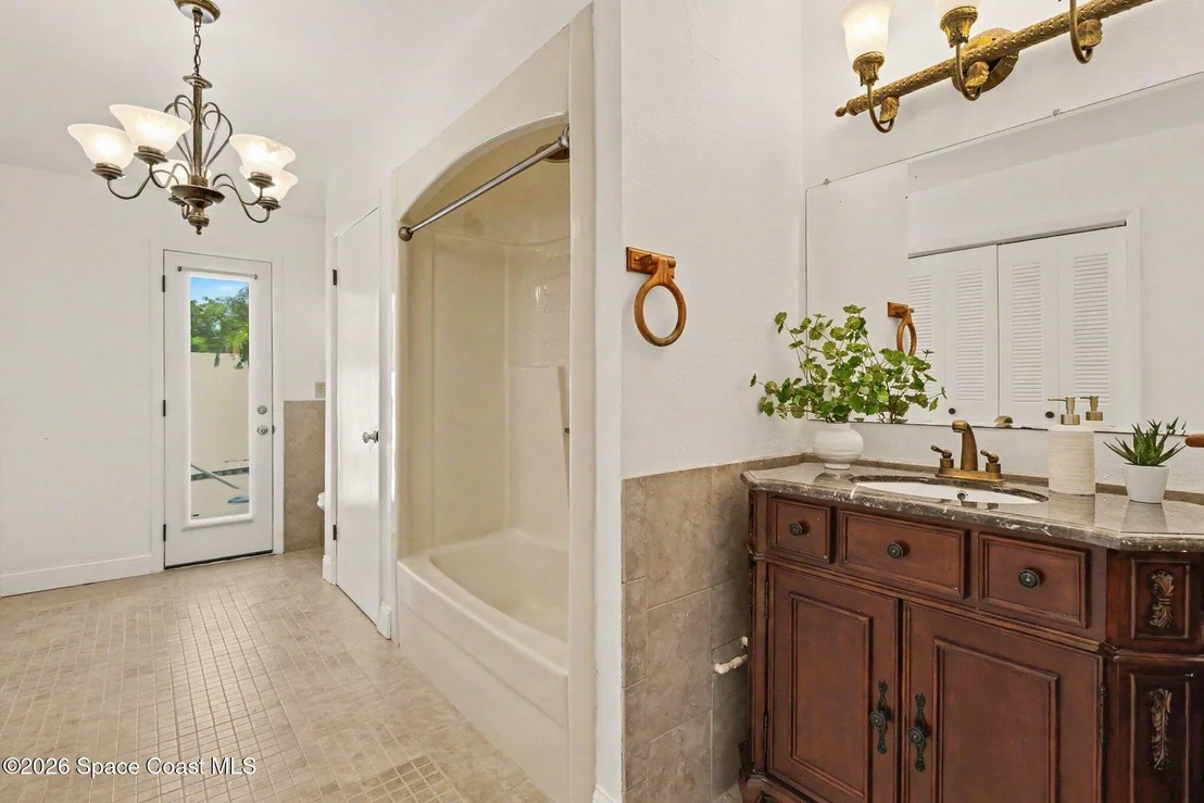 Photo of 748 Clarke Avenue