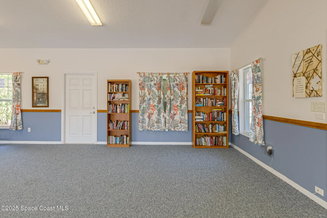 Photo of 1087 Pine Creek Circle NE