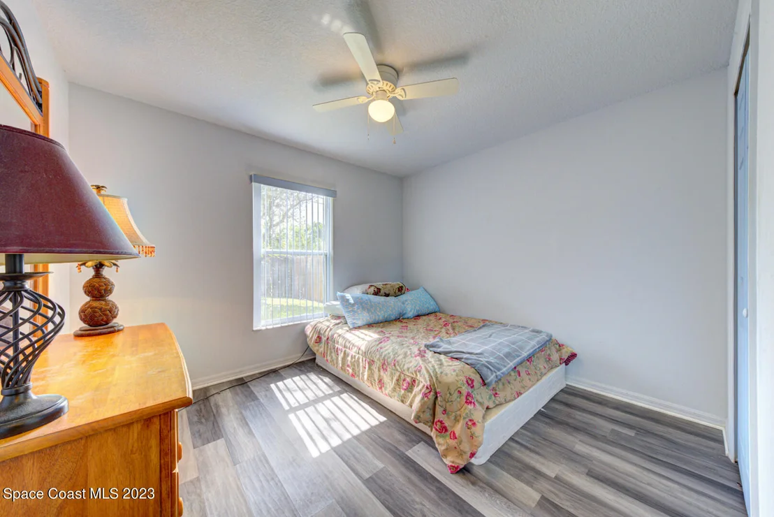 Photo of 2921 Saint James Lane
