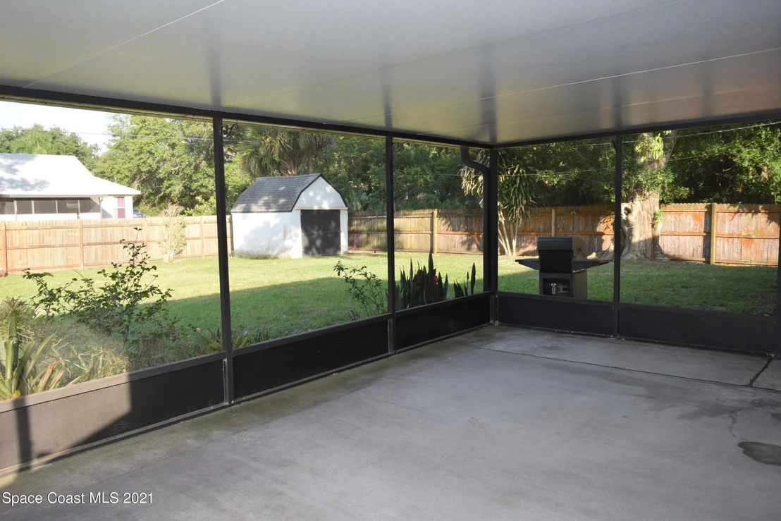 Photo of 1111 Grapefruit Road SE