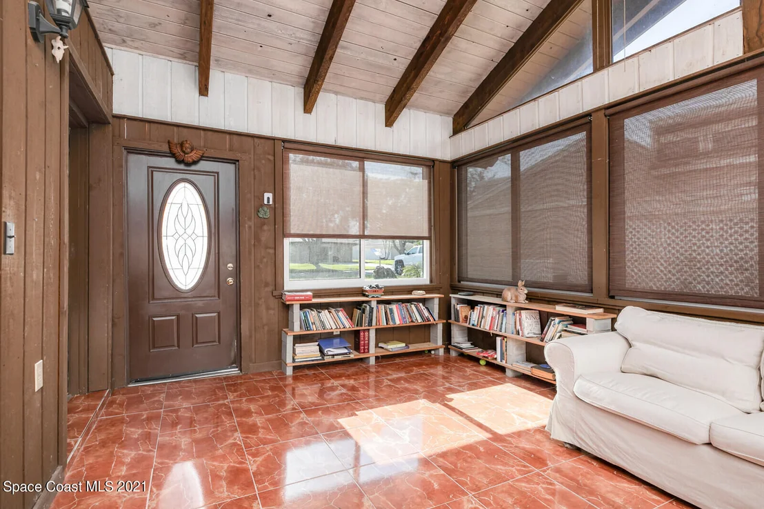 Photo of 310 Bayhead Drive