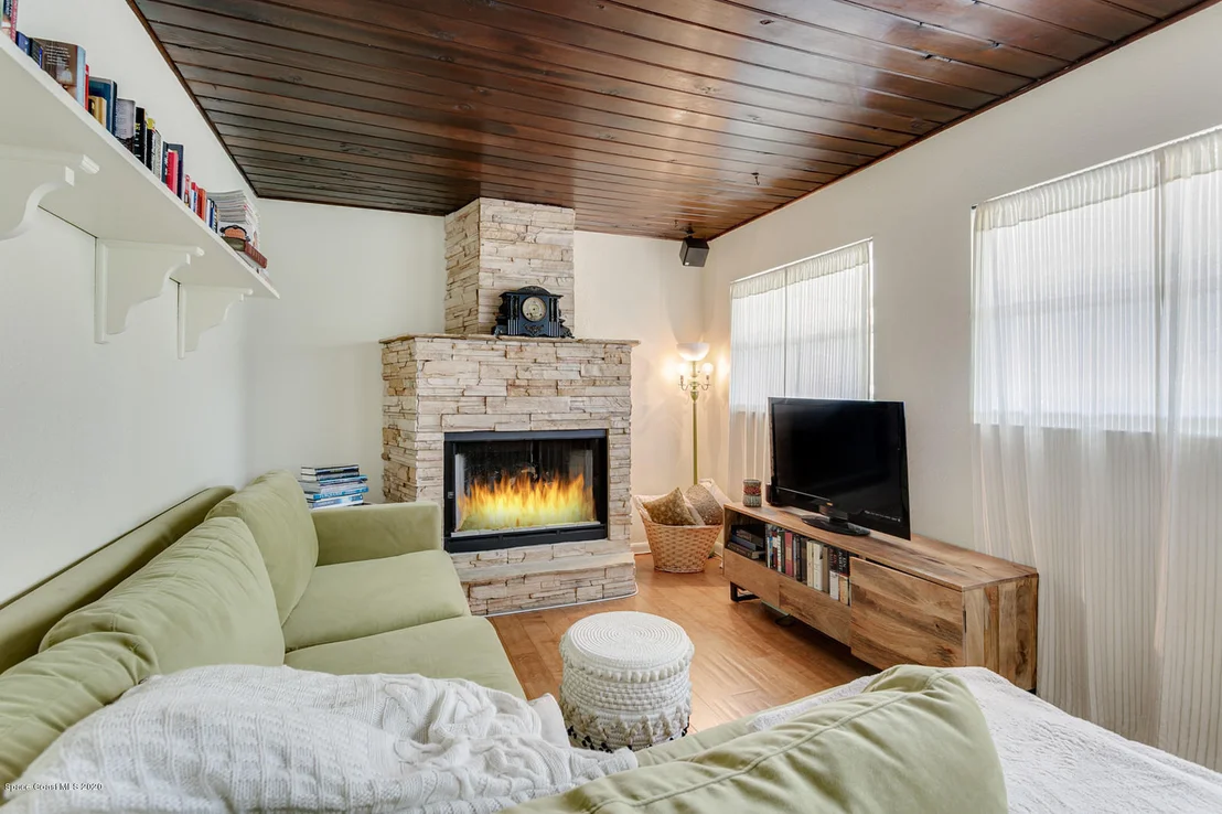 Photo of 1221 Rivermont Drive