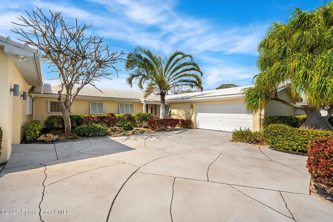 Photo of 561 Capri Road