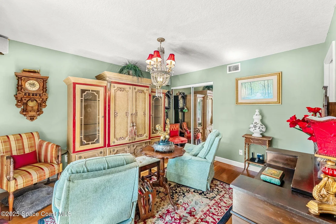 Photo of Unit 301 at 100 Riverside Drive
