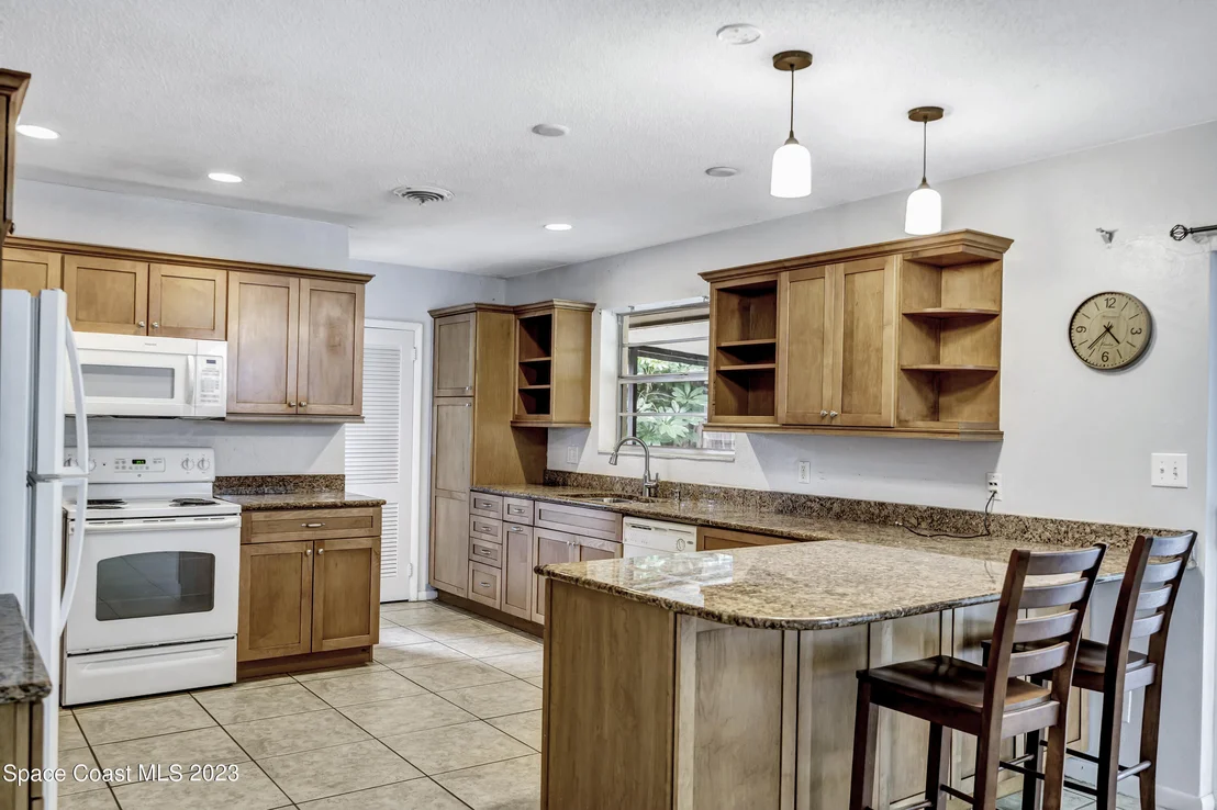 Photo of 521 Andrews Drive