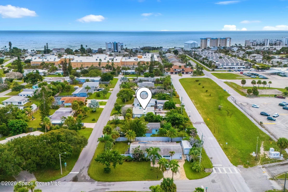 Photo of 241 Avenida Central