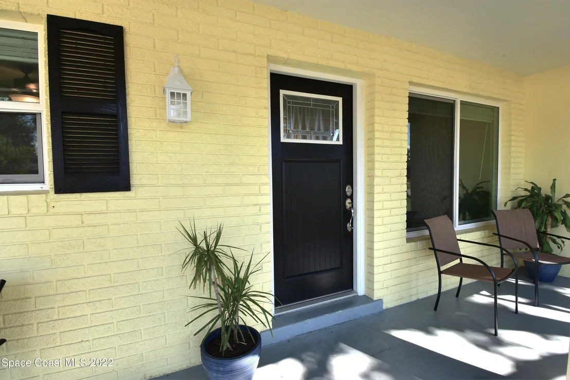 Photo of 847 Mohawk Avenue
