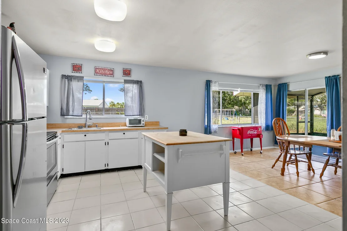 Photo of 1312 Ethel Circle NE