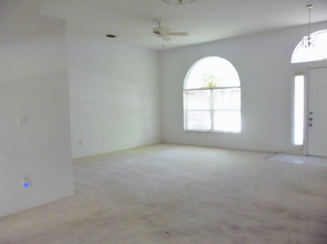 Photo of 927 Osprey Lane