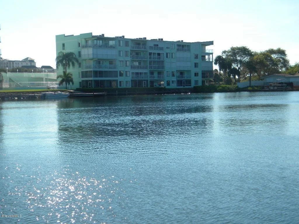 Photo of Unit 1403 at 1700 Commodore Boulevard