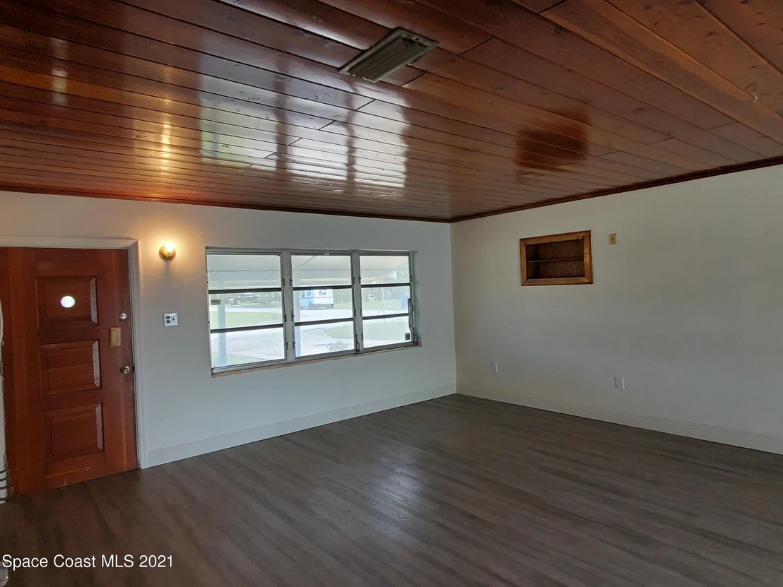 Photo of 2511 Vernon Drive NE