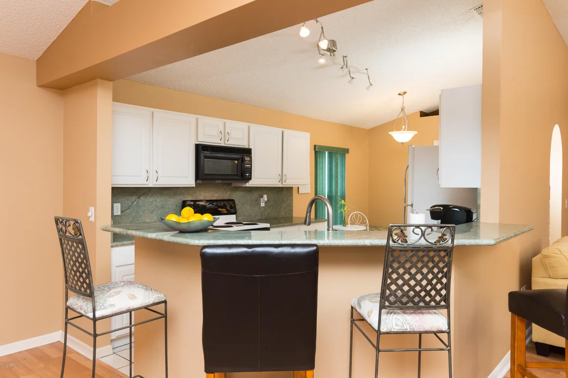 Photo of 1282 White Oak Circle