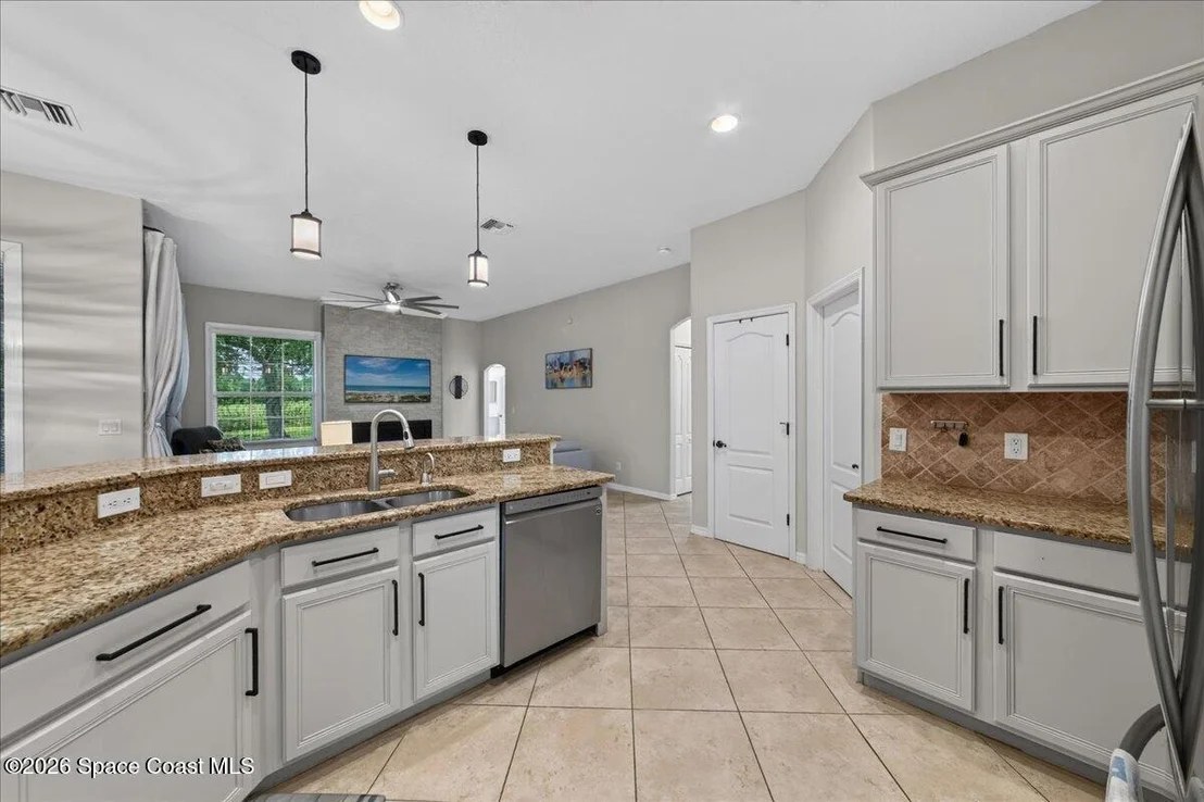 Photo of 1848 Windbrook Drive SE