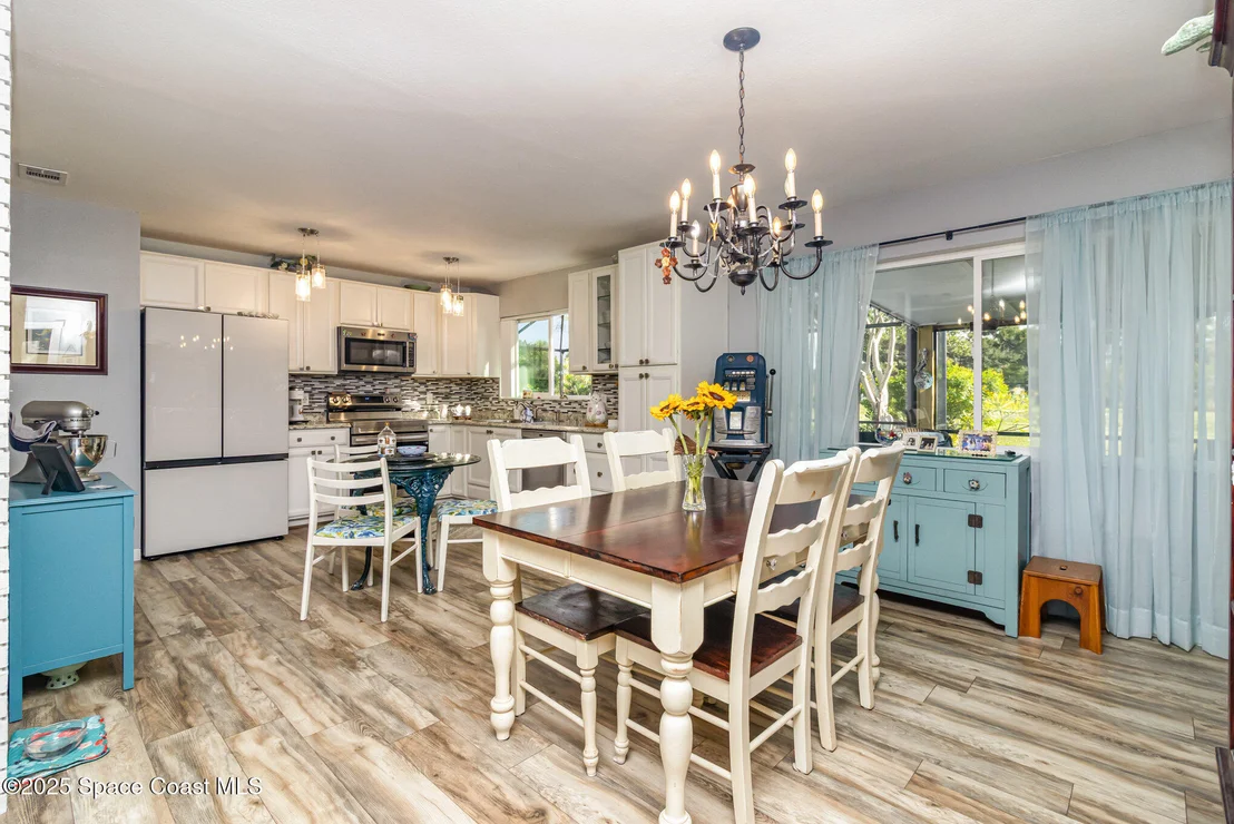Photo of 1305 Wayside Court NE