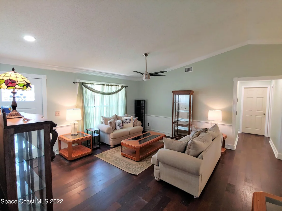 Photo of 2570 Nobility Avenue