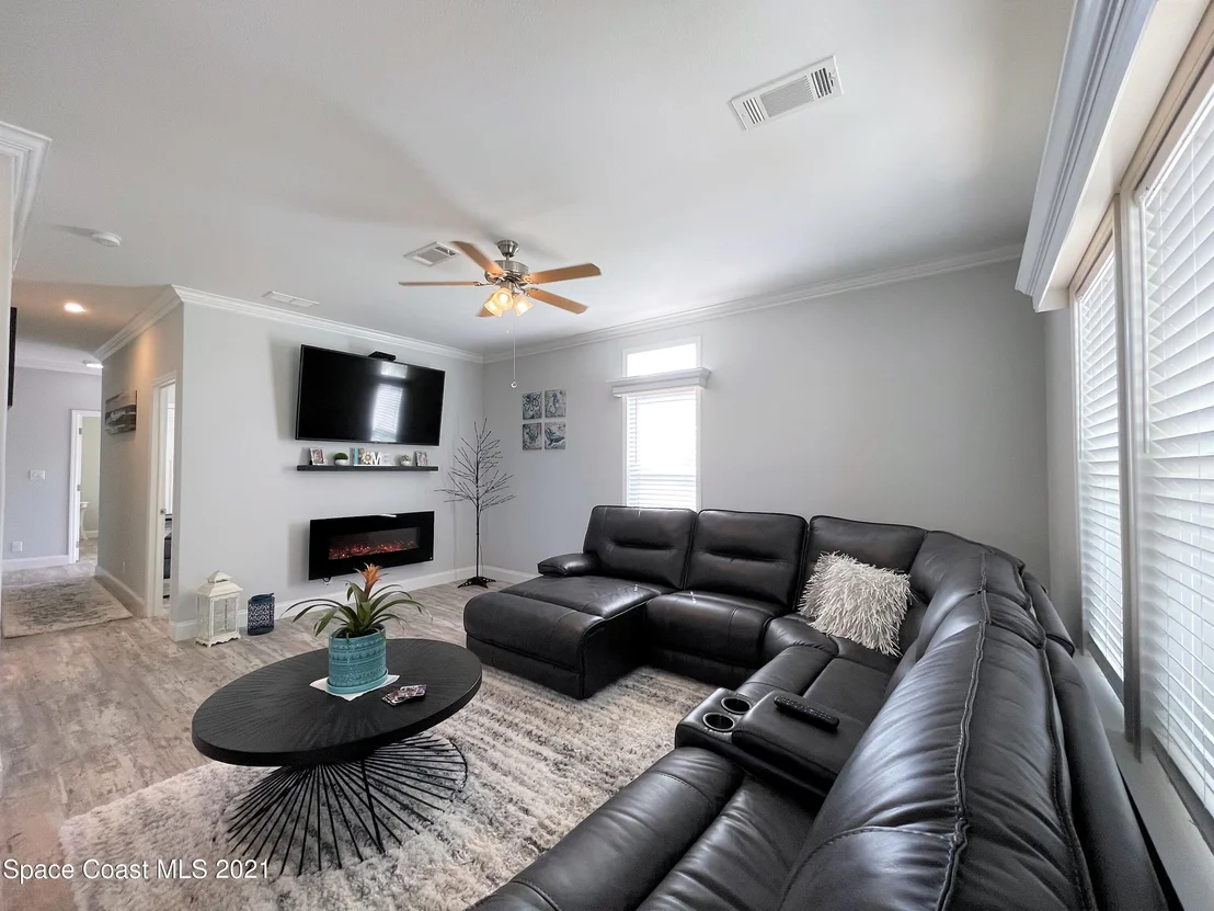 Photo of 816 Pinewood Boulevard